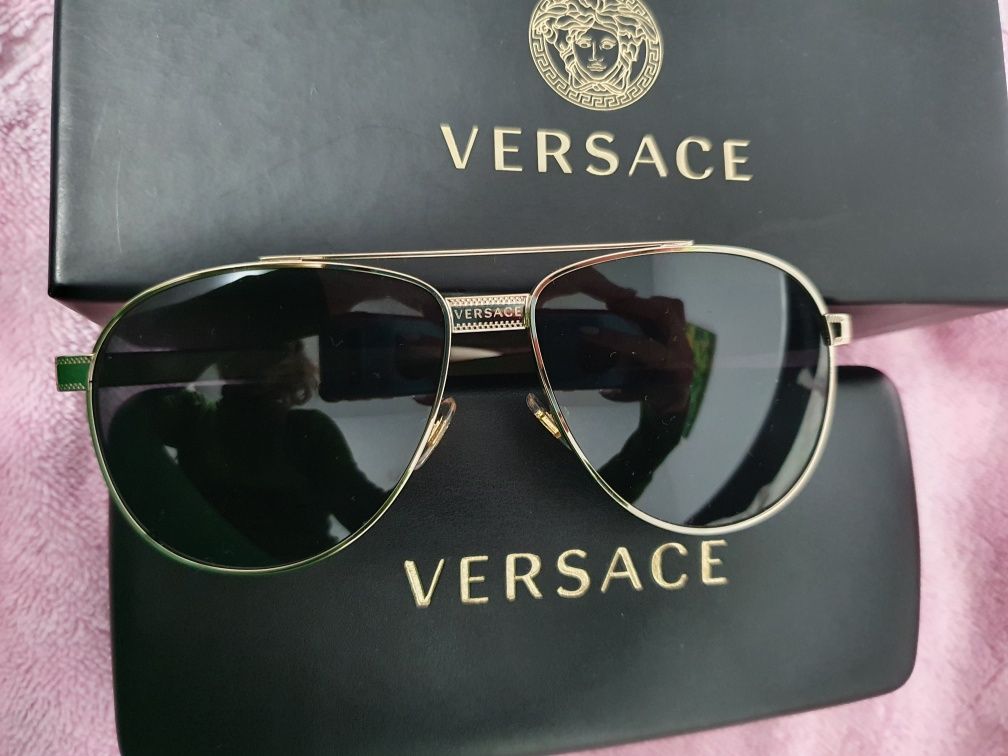 Vand ochelari soare versace originali