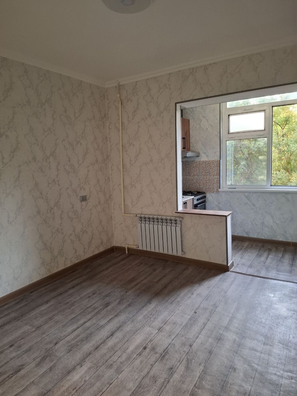 Продаю 1-комнату 21м2 Яшнабадский р-он Авиасозлар 2-этаж 4-этажный Дом