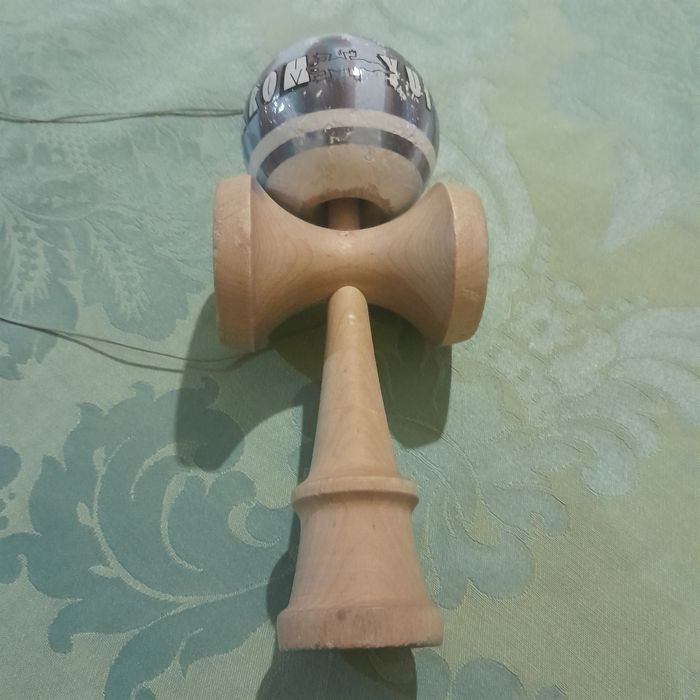 Kendama Krom Yui ediție limitata folosita o luna