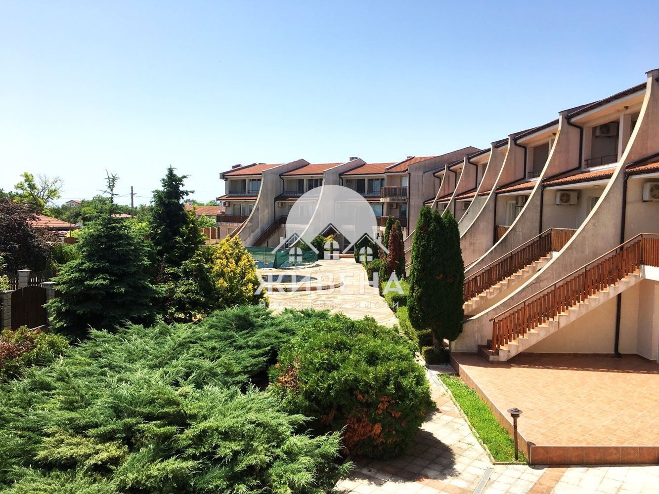 Продава 3-стаен апартамент - 120 кв.м, с.Божурец, общ. Каварна