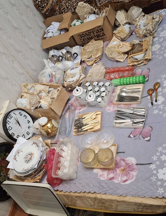 Продаётся всё из дома : посуда, кухонные принадлежности. Новые и б/у.