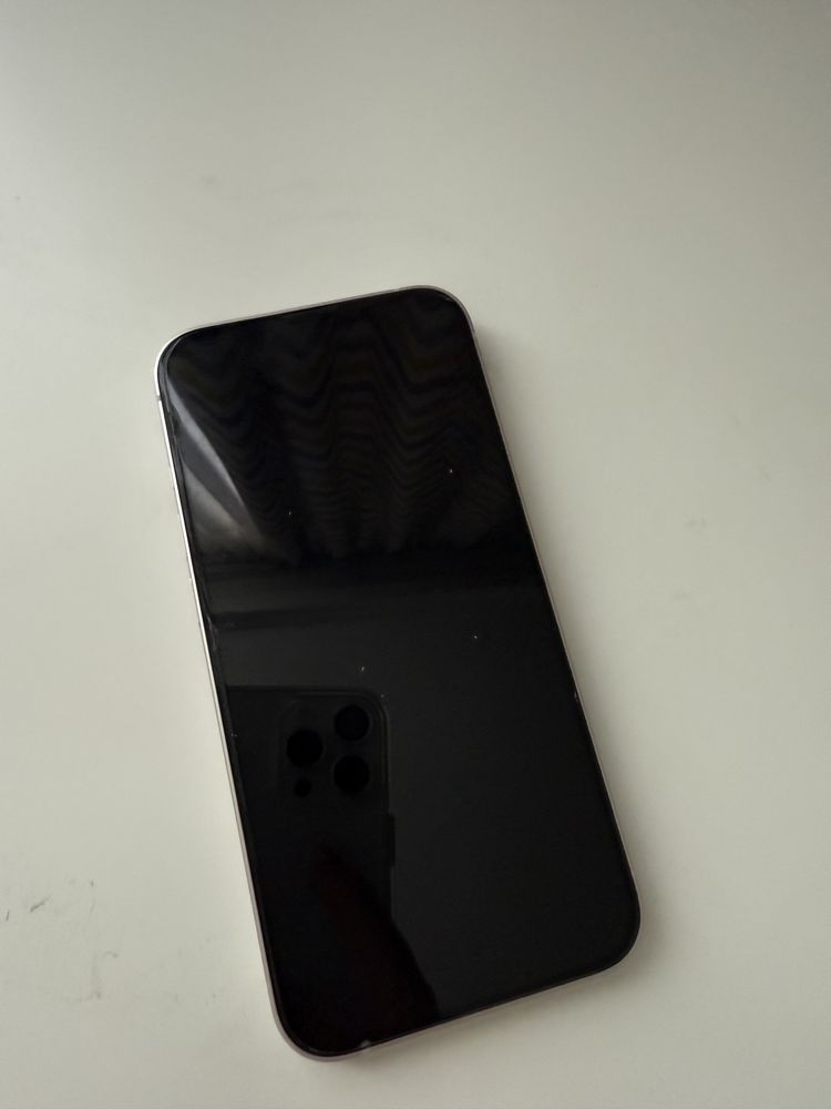 Iphone 13 розовый