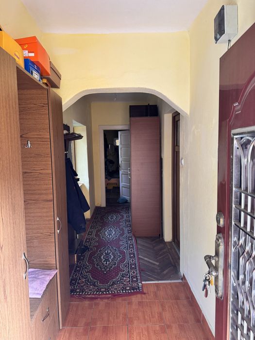 Resita, casa cu 7 camere si garaj, aproape de Centru si stadion