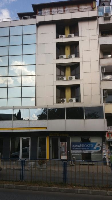 Продава се ОФИС в Пазарджик - идеален център
