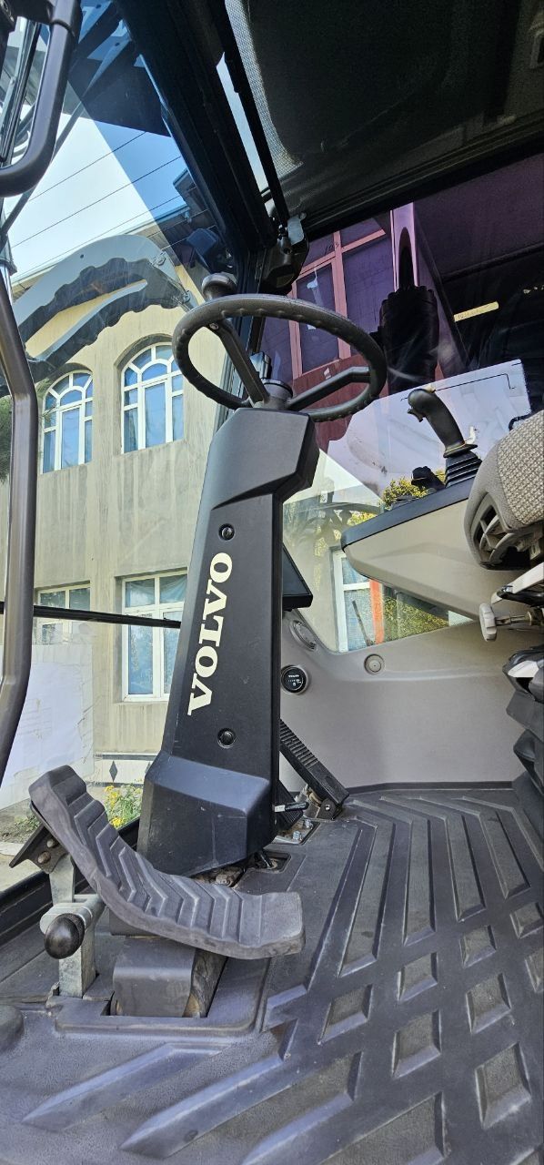 Ekskavator volvo EW140E