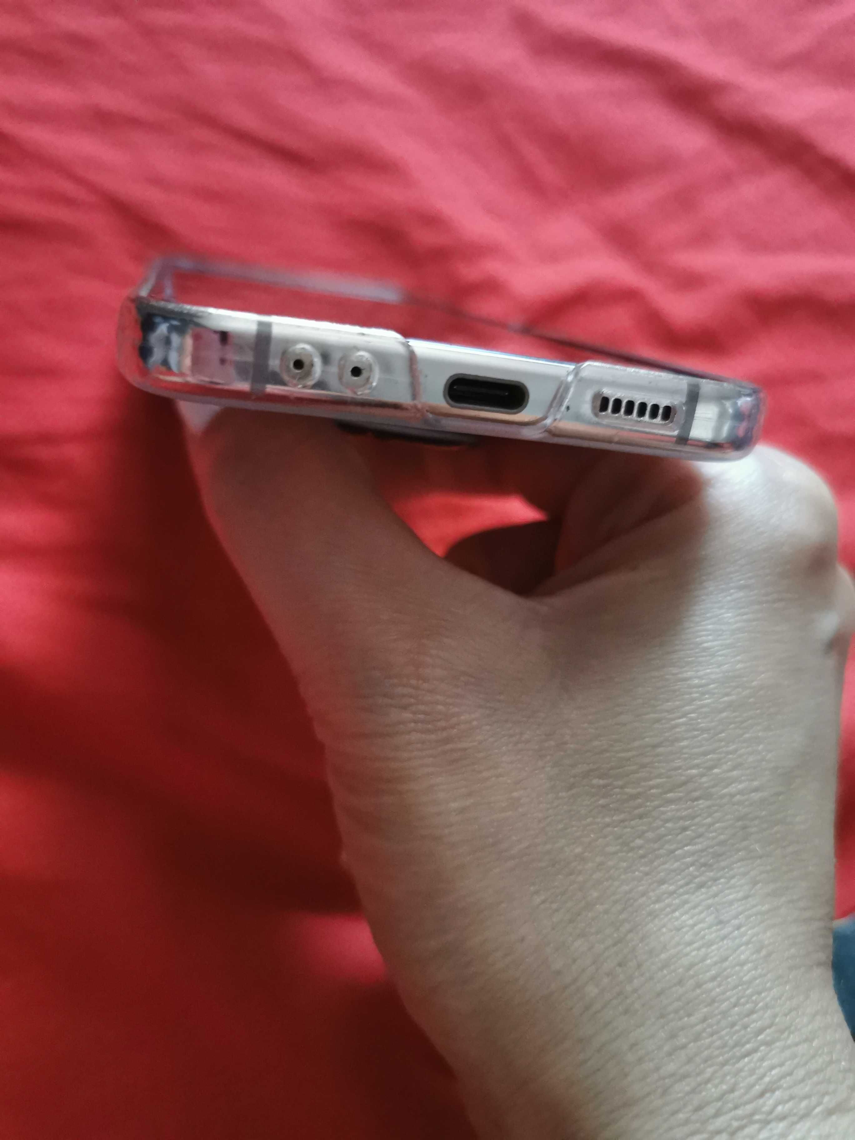 Продавам Samsung flip4