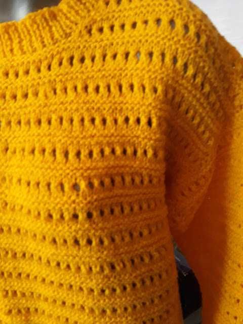 Bluze, pulovere tricotate manual