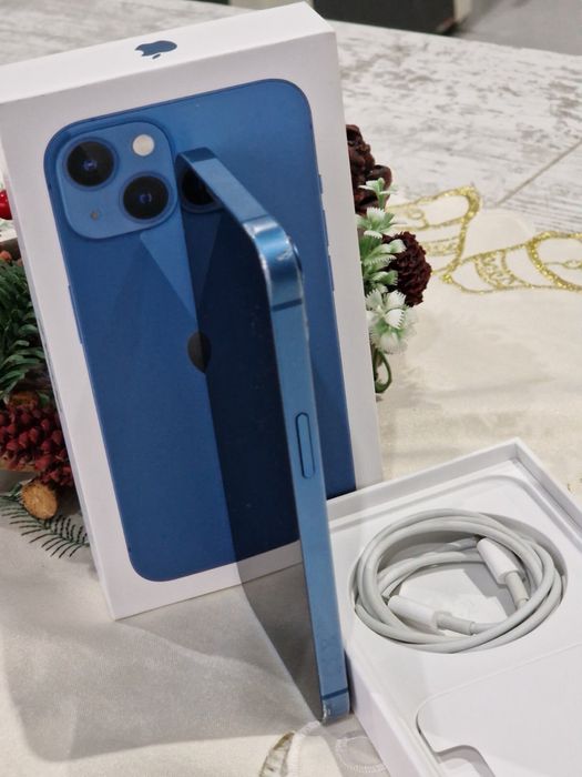 Продавам iphone 13