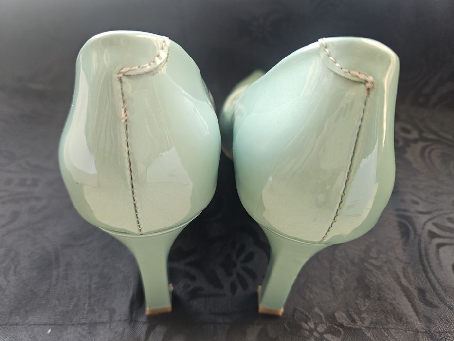 Елегантни дамски обувки