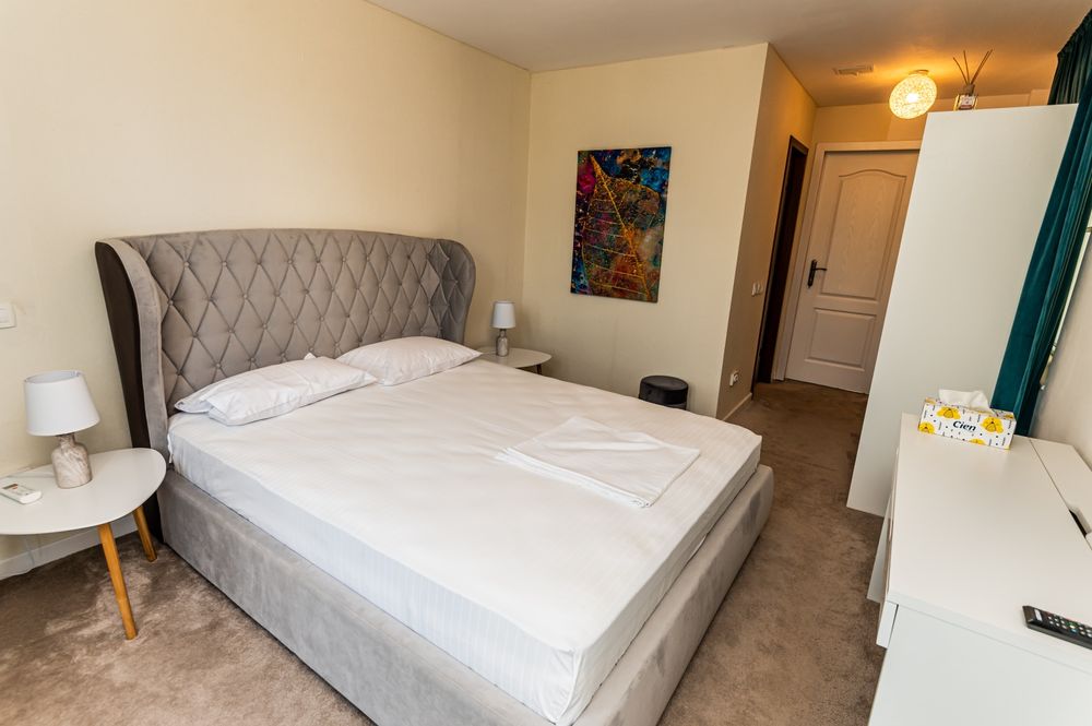 Vila P+2m 13 studiouri 1 apartament 12 locuri parcare închiriere terme