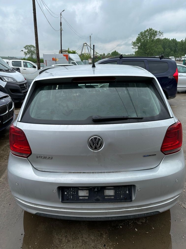 Dezmembram vw polo 6R, moto 1.2 tdi, an 2012