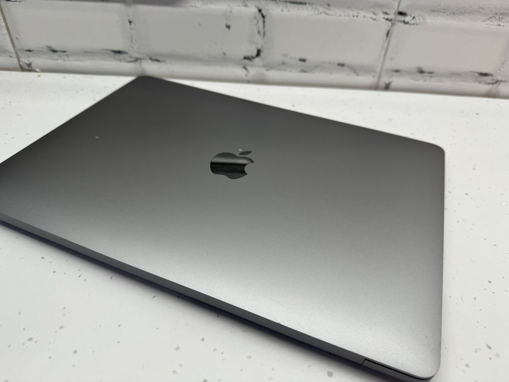 MacBook Pro 13 M2, 2022, 8gb 512gb