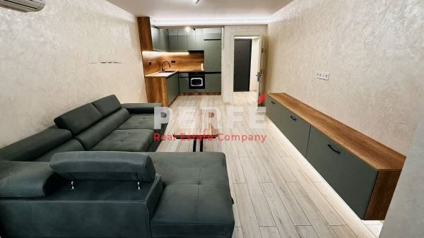 Продава се Двустаен апартамент в Бургас, Лазур - 62 кв.м за 2613 €/кв.м - Снимка #2