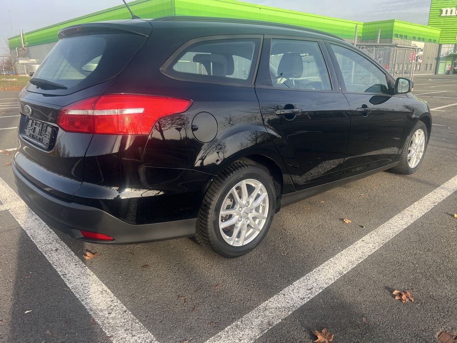 Vând Ford Focus, Kombilimousine, an 2016, motor 1.0L Benzina