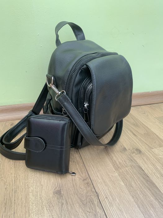 Дамска раница и портфейл