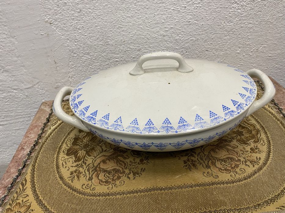 Стар френски супник от порцелан