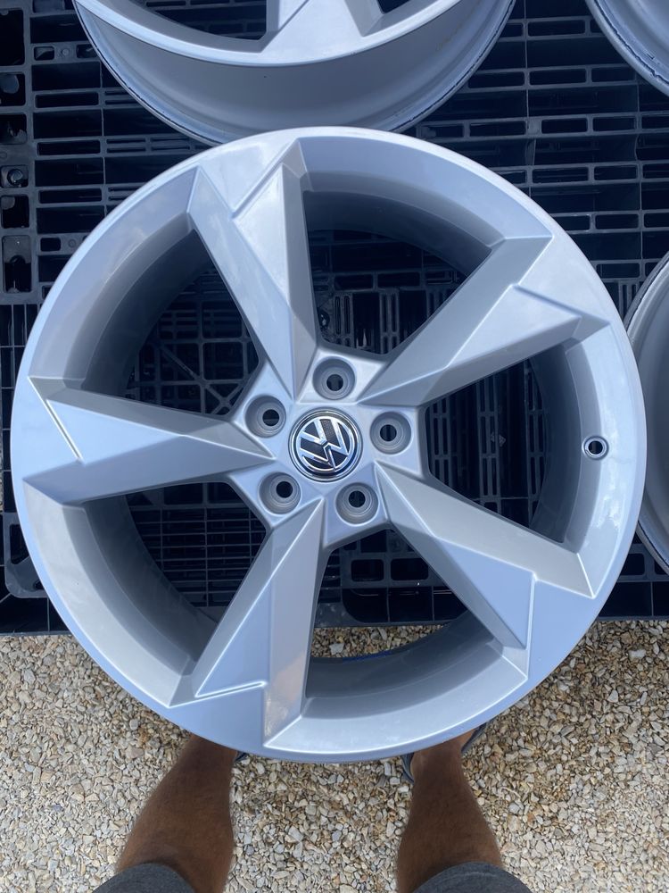 19 цола 5 х 112 мм VW Фолксваген Голф Таурон , Тигуан , Шкода Кодиак