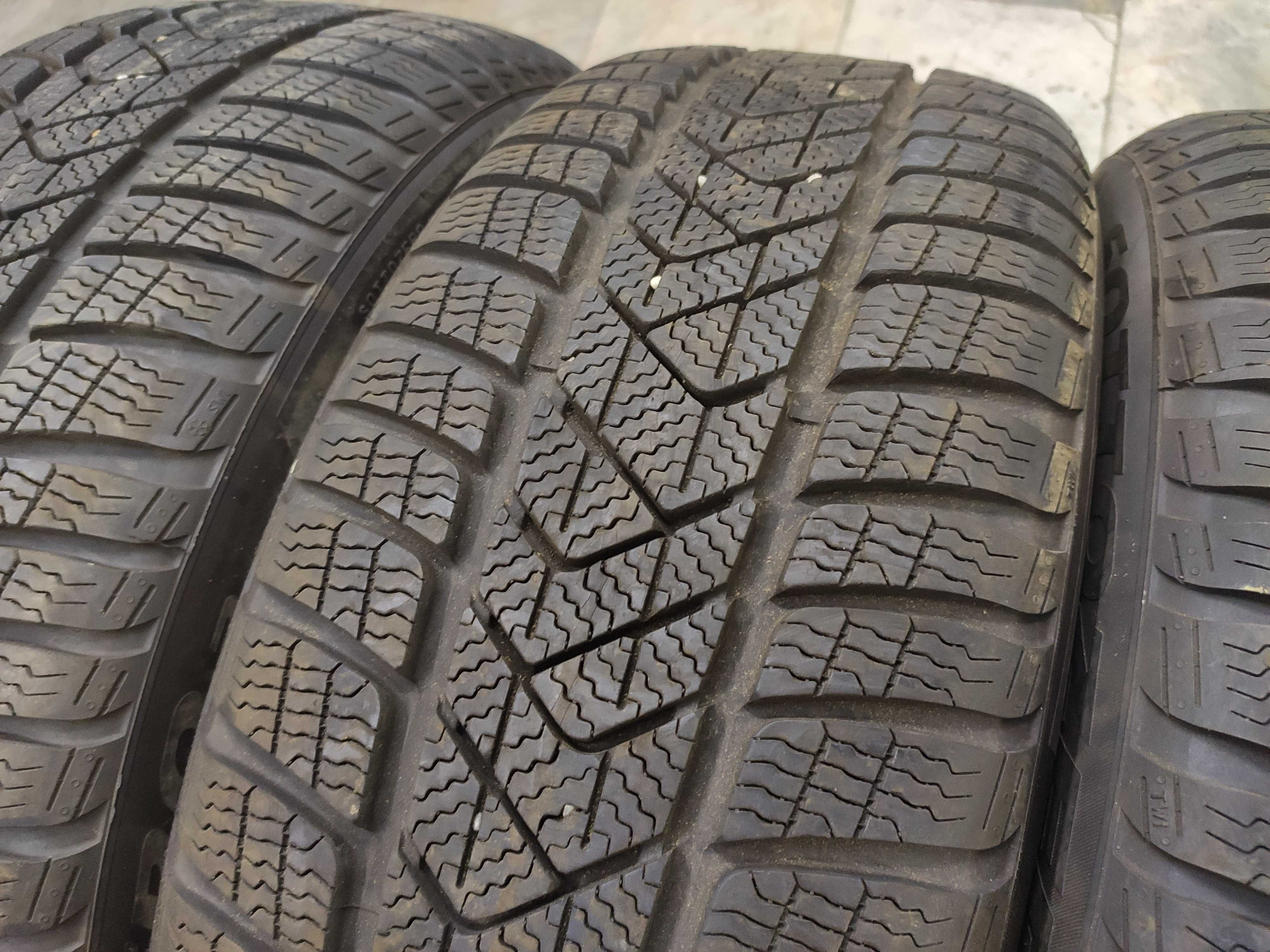 4бр Почти Нови Зимни Гуми 215 50 18 - Pirelli