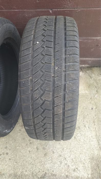 Vand Anvelope pentru iarna 235/65/17
