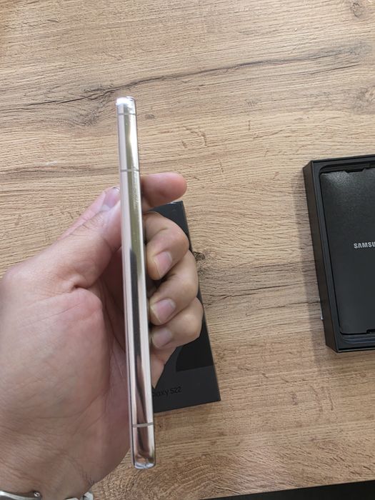 Samsung S22 256gb Неразличим от нов