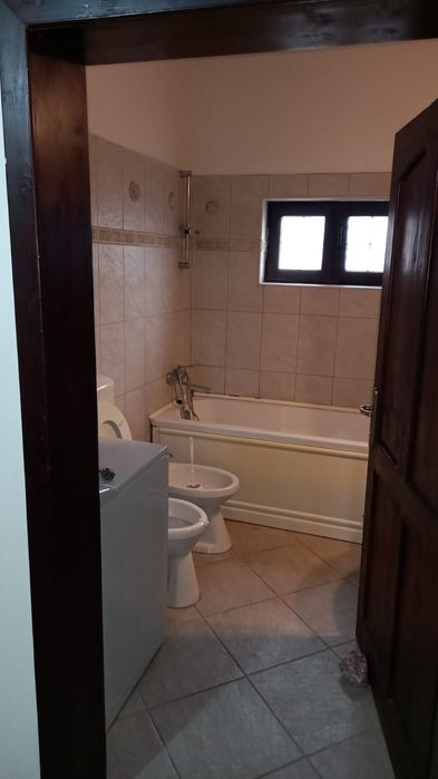 Ofer spre inchiriere 3 camere complet mobilate și utilate