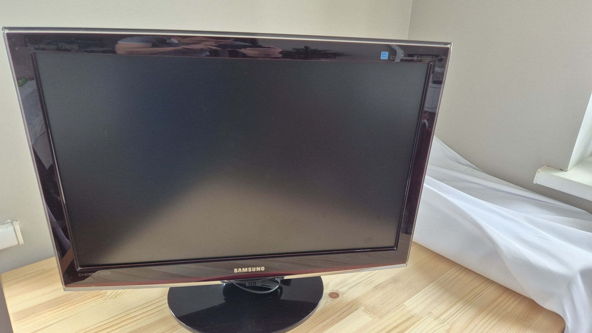 Монитор Samsung t240hd