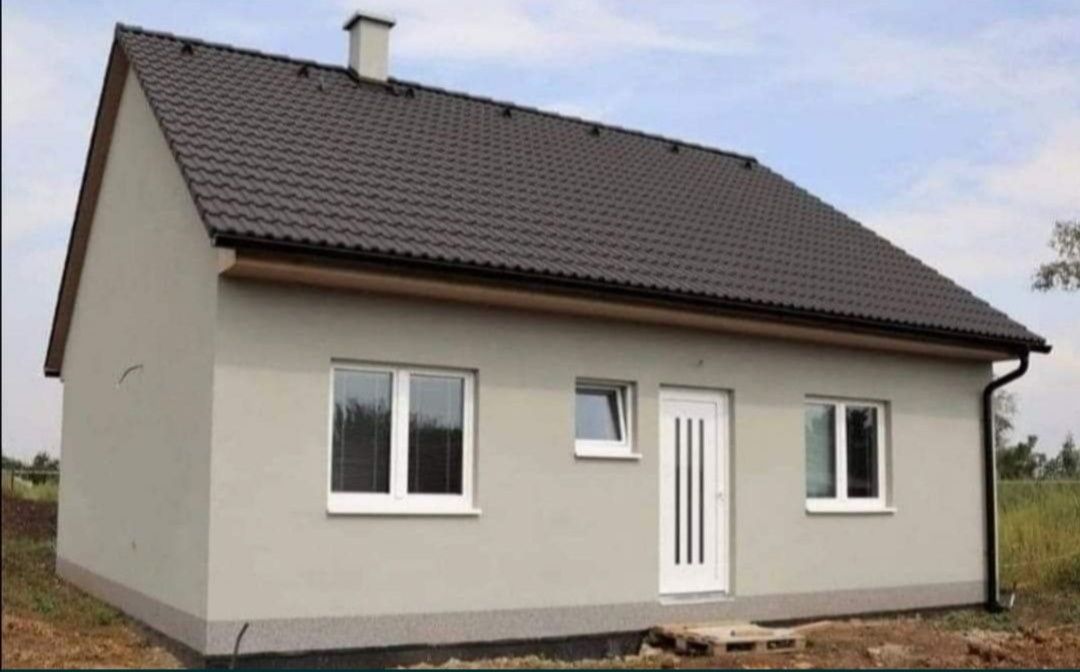 Case pe structură metalică cu pereții din panouri sandwich termoizolan