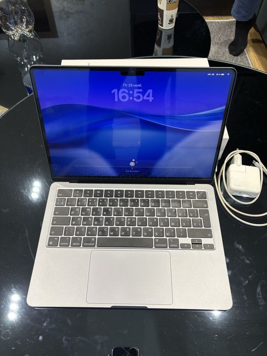 Mac book air m2 8/256