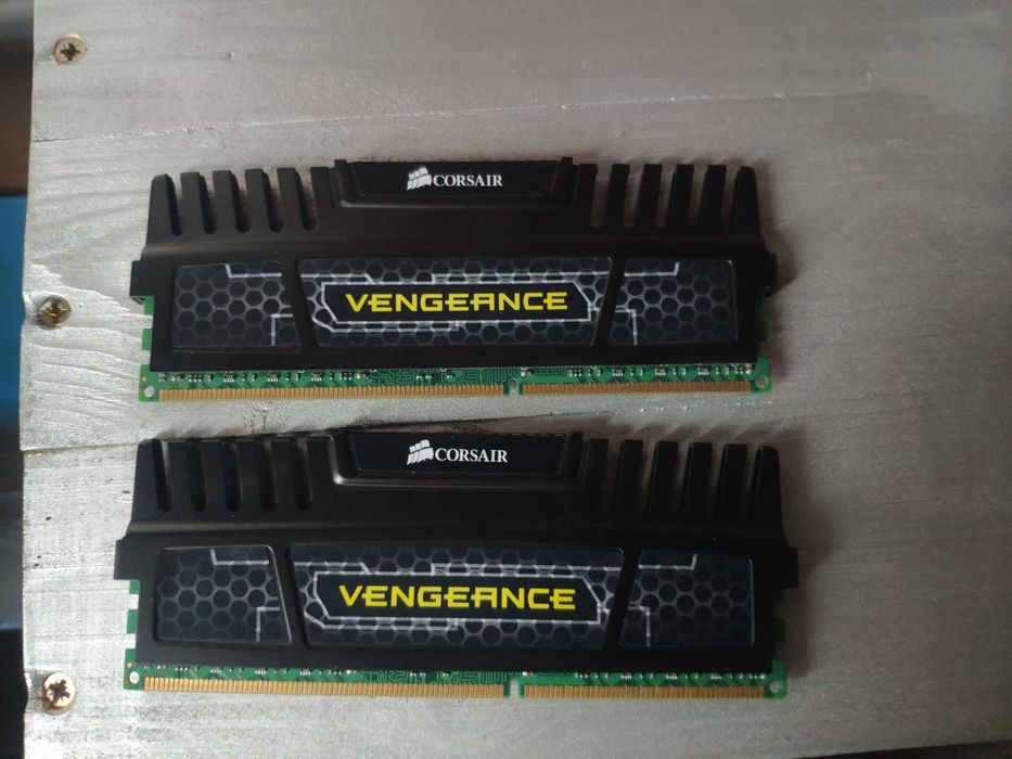 Рам Памет DDR3 Corsair VENGEANCE 8GB(2x4GB),1866 MHz