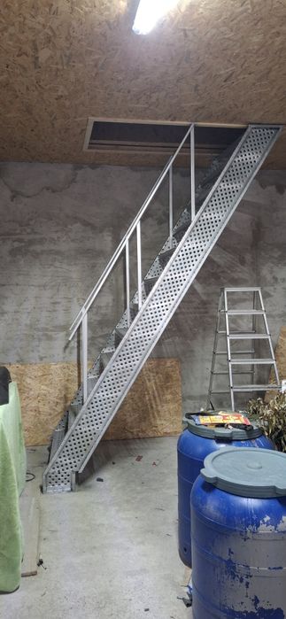 Scara metalica industriala