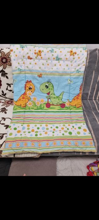 Vând pătuț bebe în stare buna cu saltea, protecții laterale, lenjerii