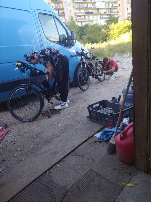 Vând bicicleta cu motor 100cc