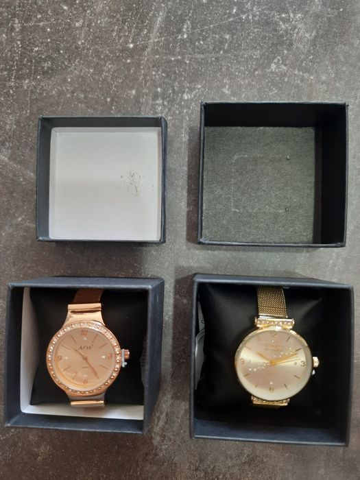 Женские часы. Франция. Новые.