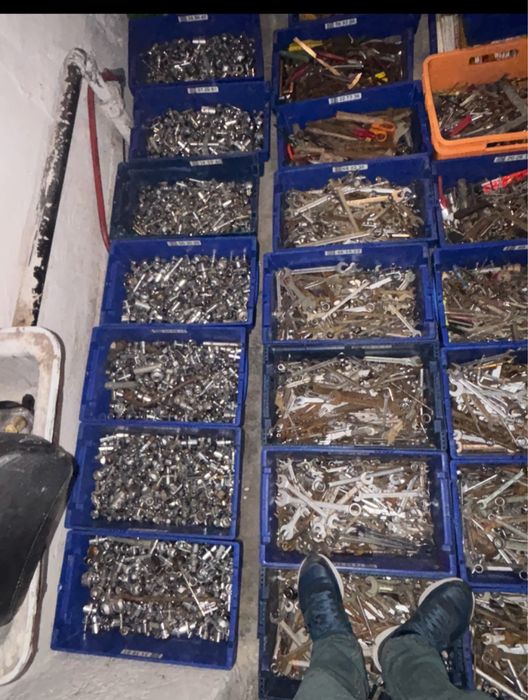 De vanzare diferite scule