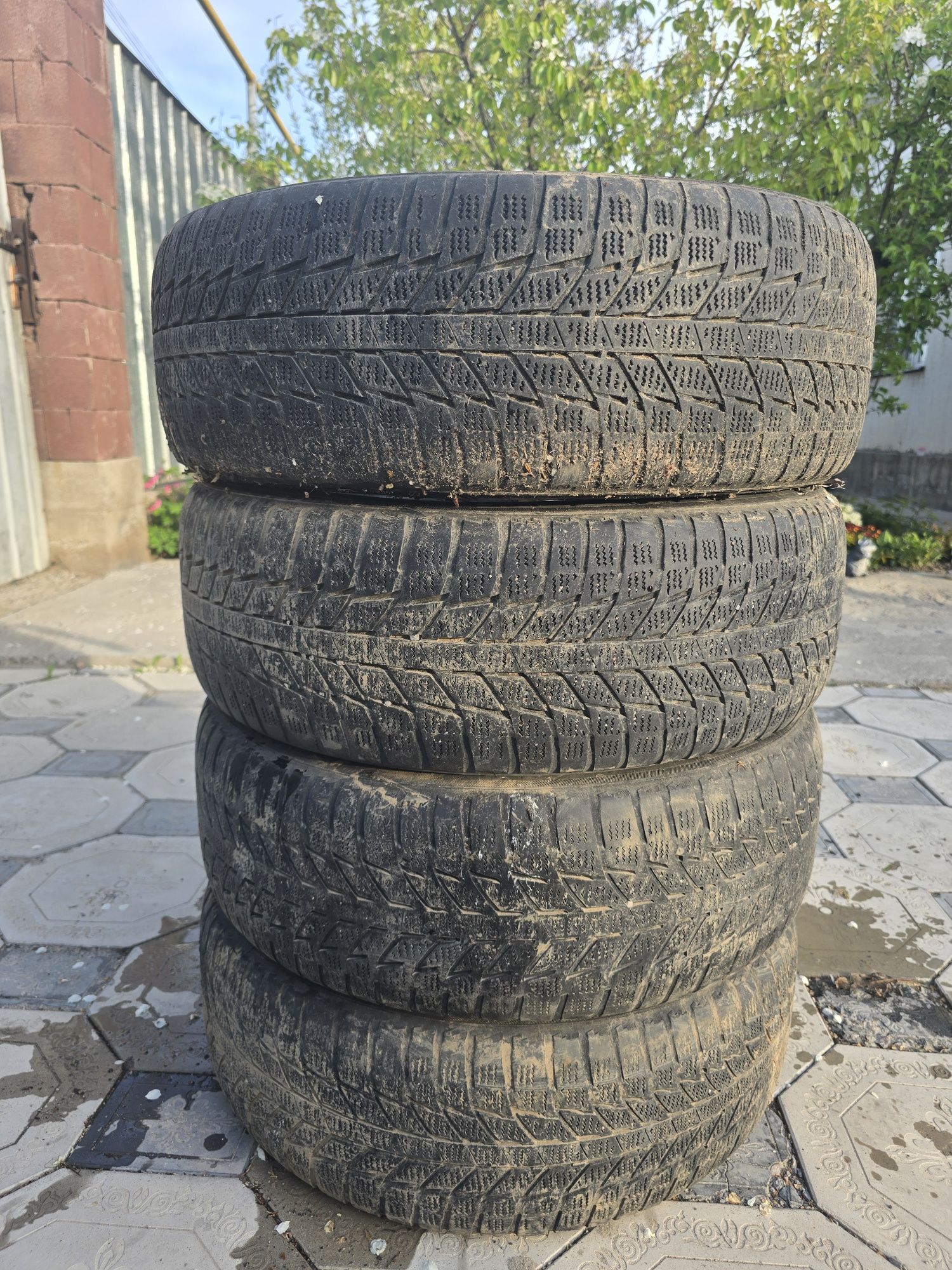 Продаю 205/60/16