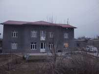Зангиота тумани Солнечный да уй срочно сотилади. М39 трасса 150 метр.