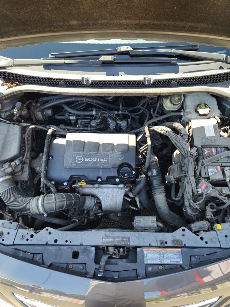 Opel Astra J 1.4 Turbo | Газ | 6ск. | Xenon