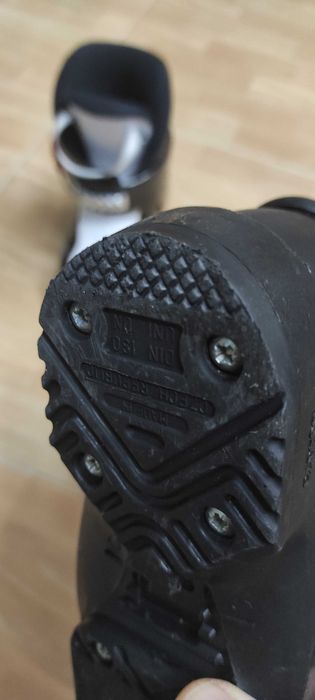 Echipament Schi 80cm - schiuri, clapari, casca + protectie spate copii