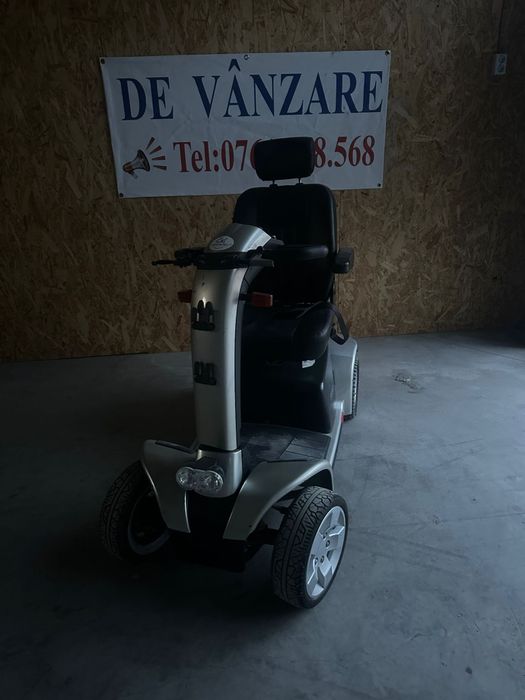 Cărucior scuter electric