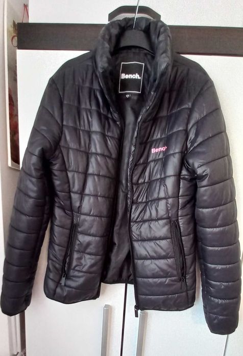 Geaca din puf neagra de dama Bench masura S