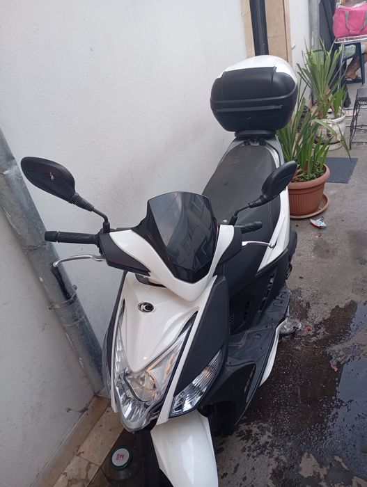 Vând scuter 49cc
