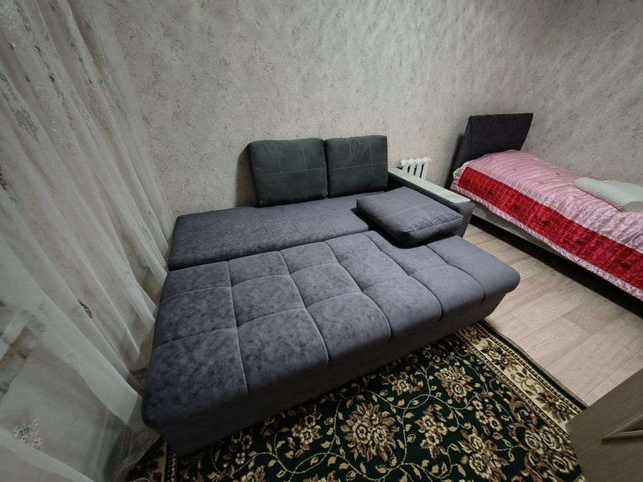 Диван в отличном состоянии, почти новая