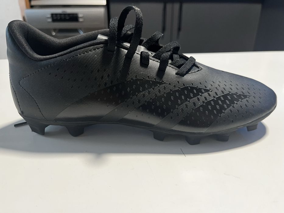 Футболни бутонки ADIDAS PREDATOR accuracy.4