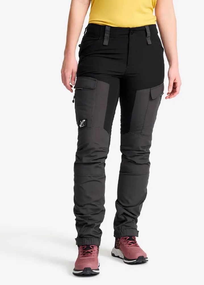 Pantaloni sport damă RevolutionRace RVRC GP Jetblack