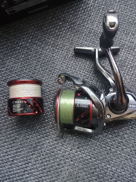 Shimano Stradic Ci4+ 2500HG и шпула