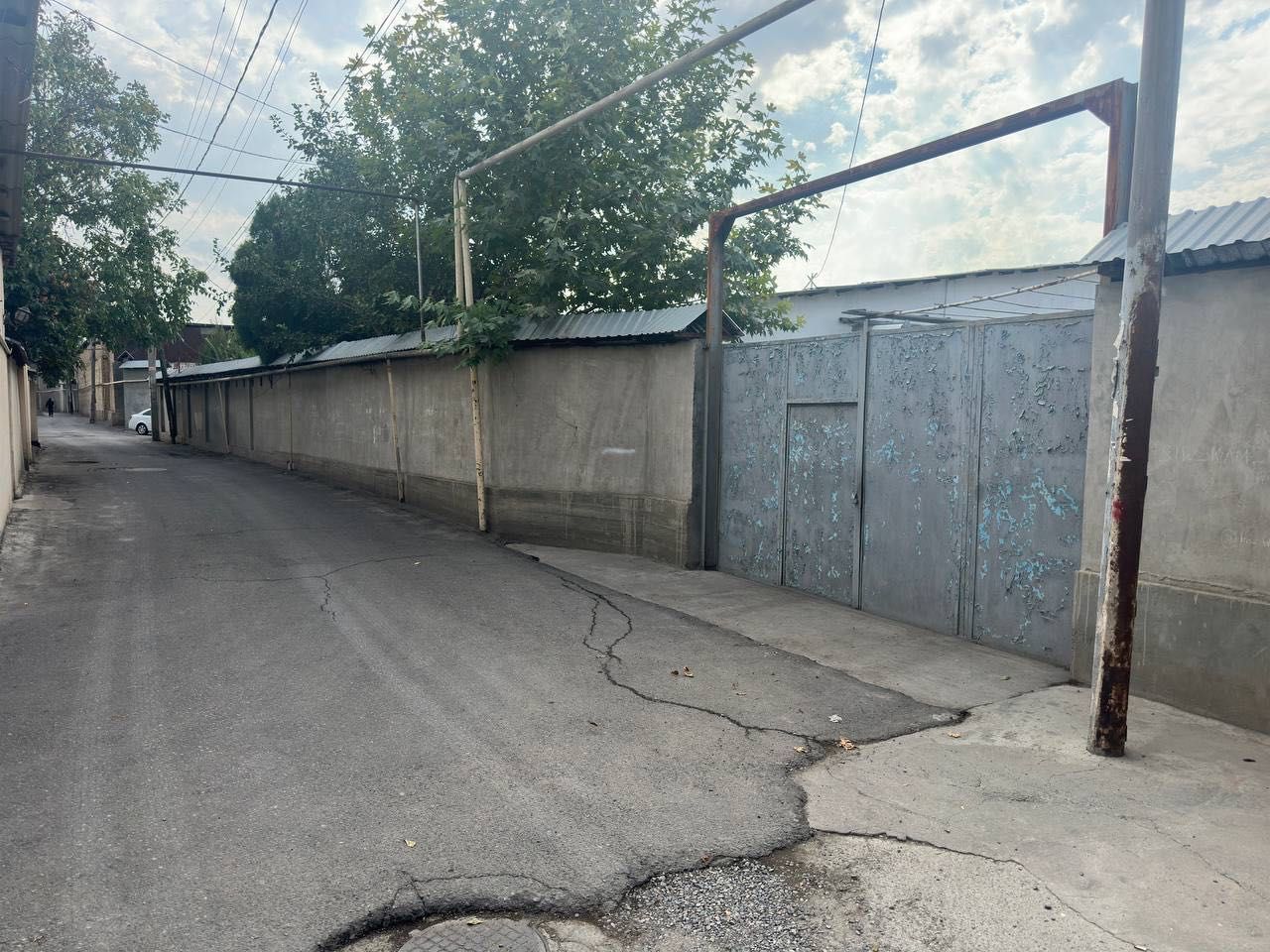Продаётся производственное помещение в Алмазарском районе 20 сот