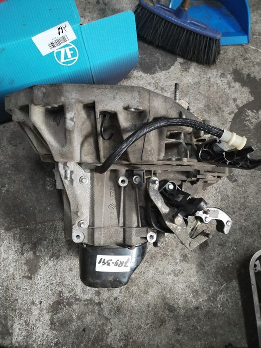 cutie viteze dacia Logan 1.5 cod jr5-341