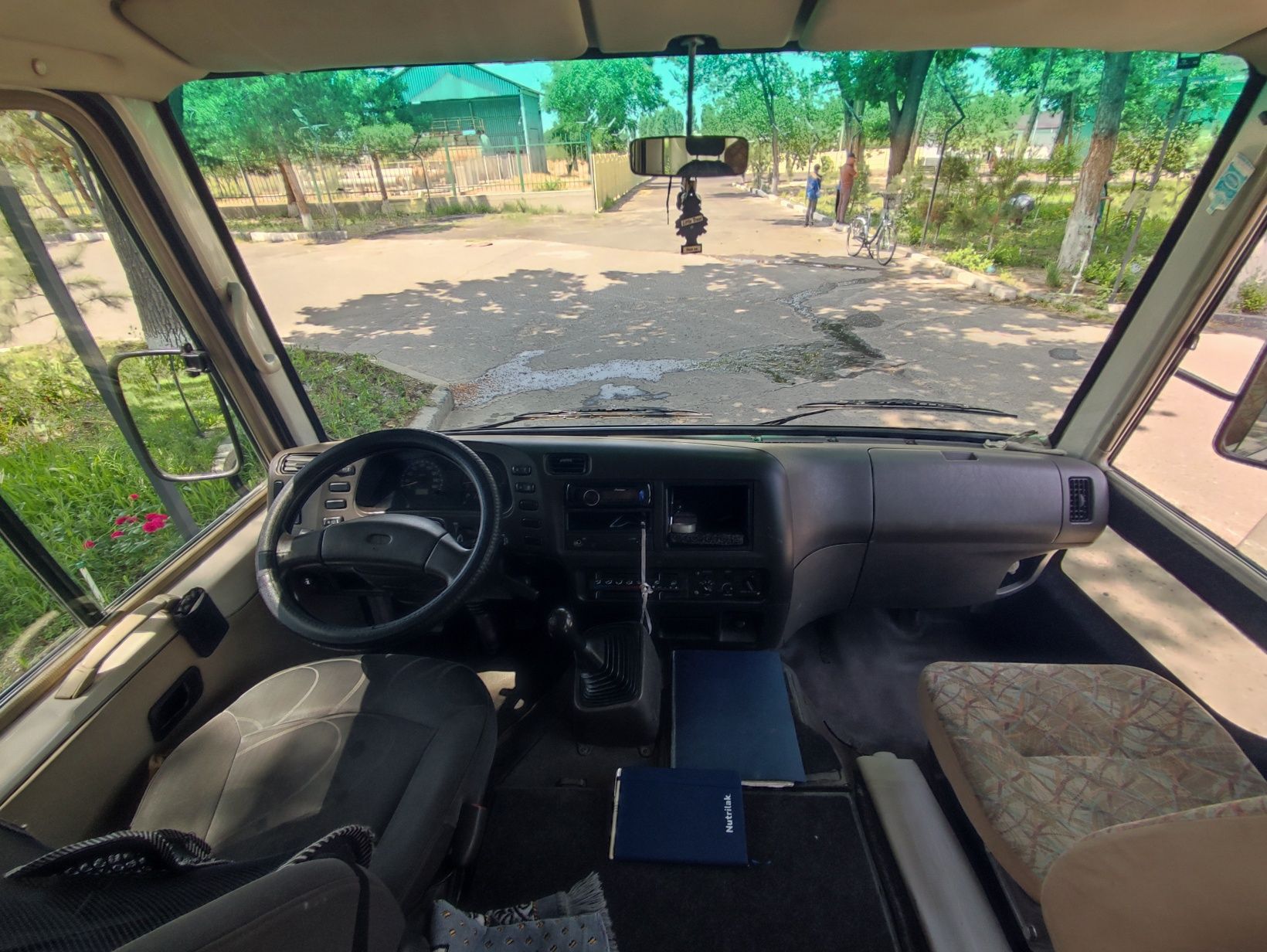 Avtobus sotiladi Mitsubishi