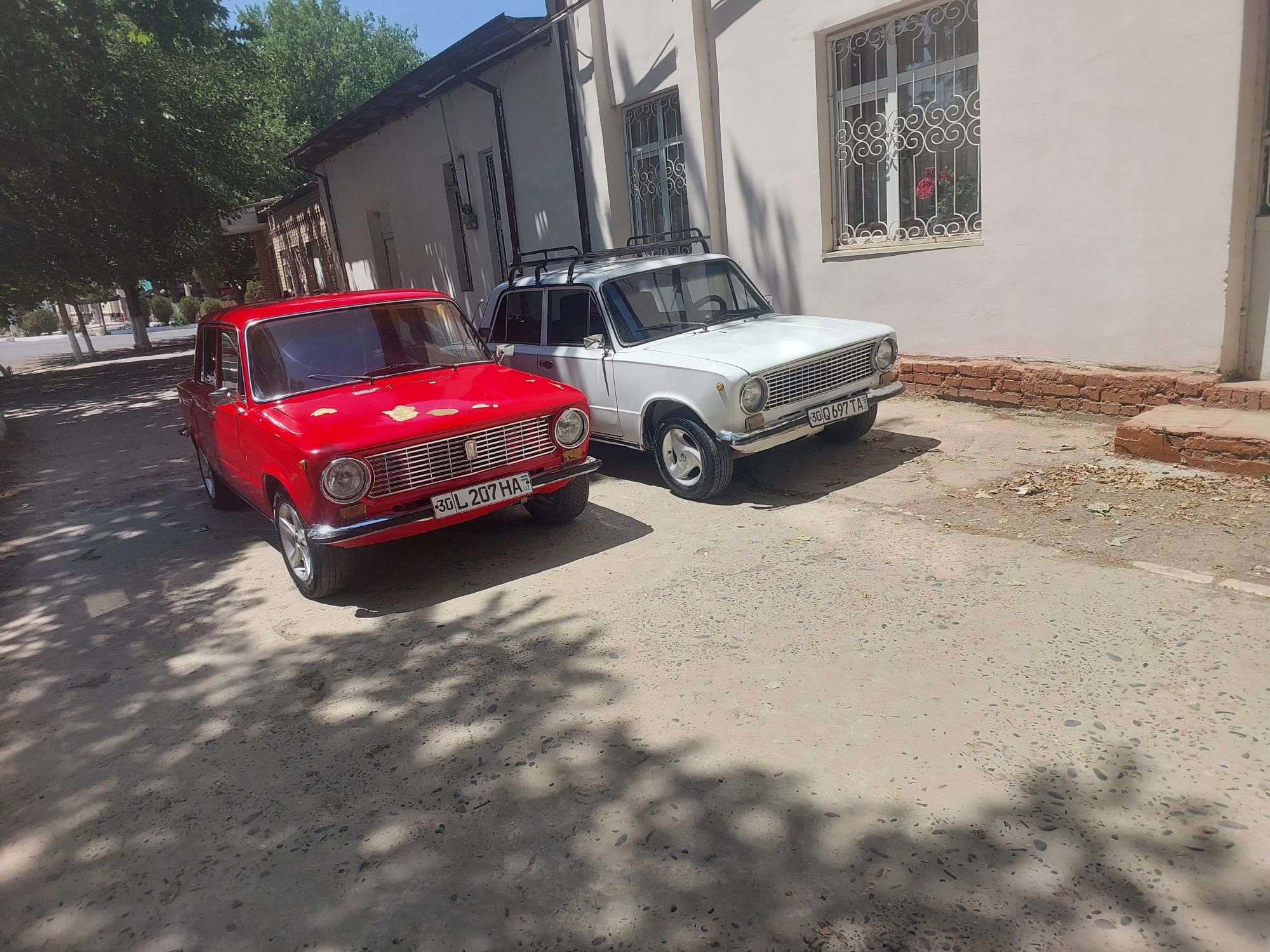 Vaz 21011 sotiladi narxi 14 Milyon kelishamiz