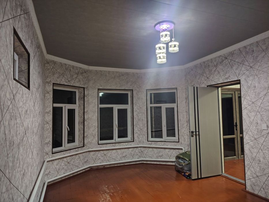 8 sotik hovli uy sotiladi